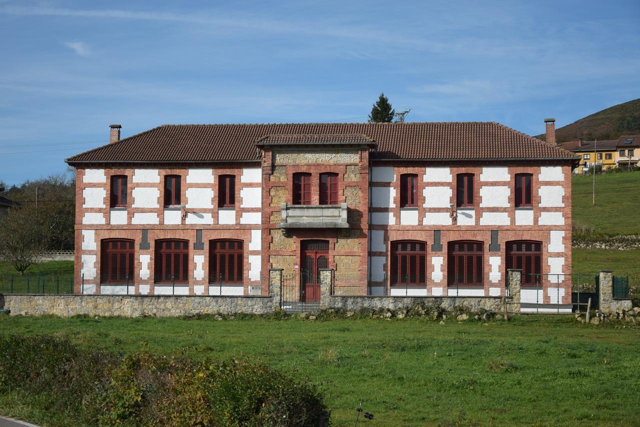 Albergue Familiar De Pintueles Pilona Bagian luar foto